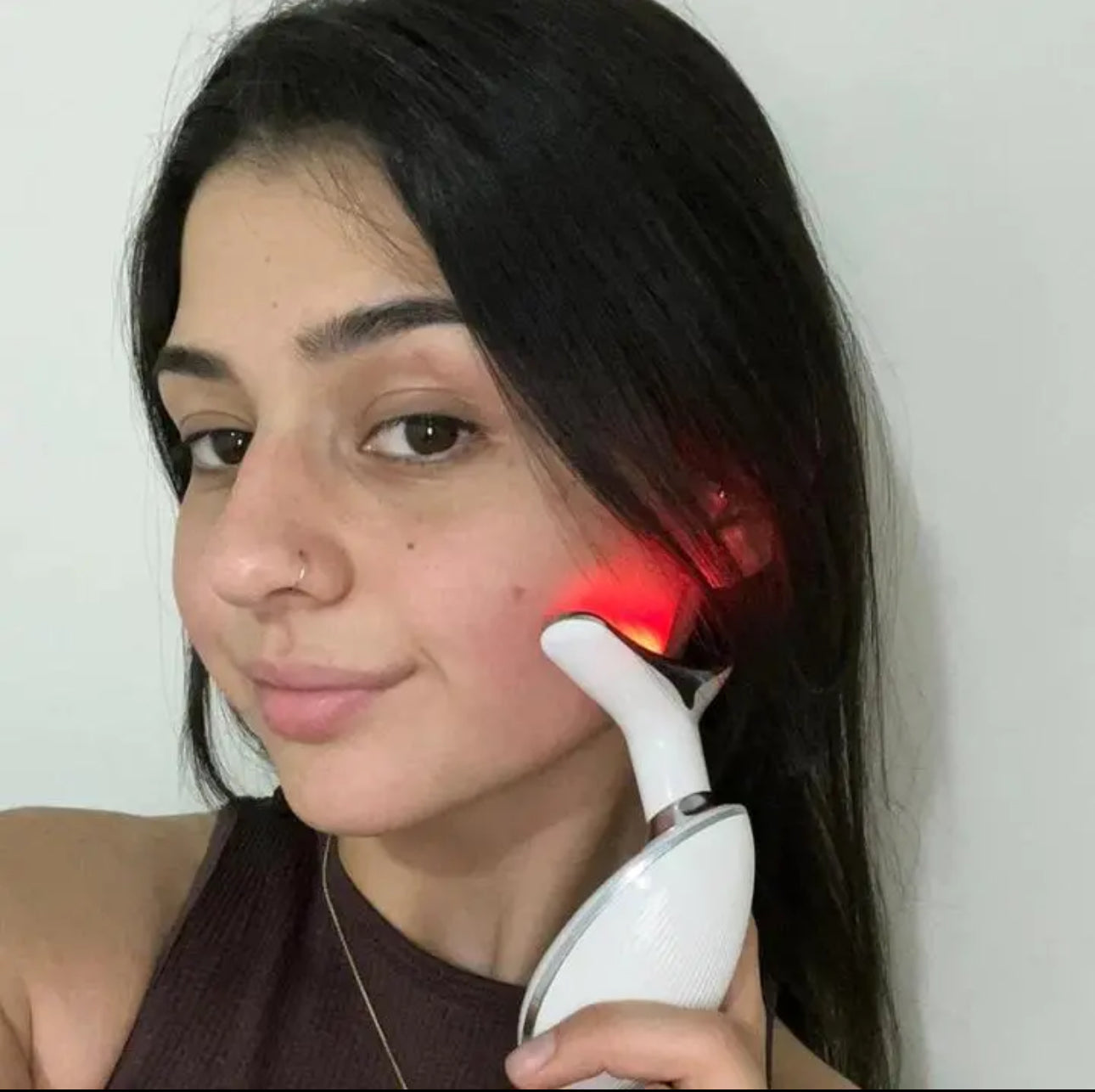 Wavy Chic 7-Color LED Microcurrent Facial Massager – Skin Firming Beauty Device for Face & Neck, Anti-Acne & Anti-Aging Therapy