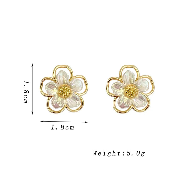 Elegant Korean Floral Stud Earrings – Small White Flower Acrylic Earrings for Women, Ideal for Weddings and Parties
